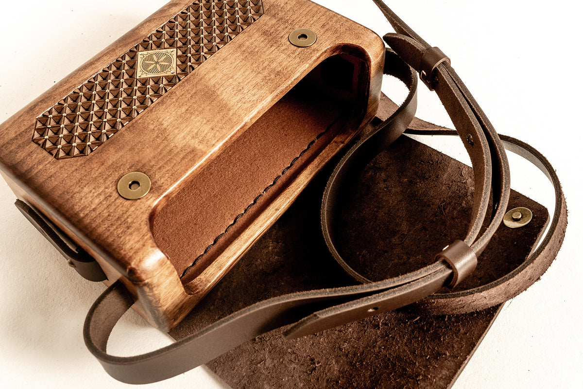 Soma "Šūniņas" ar zieda elementu (gaiši brūna garena)